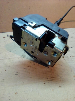 Cerradura puerta trasera izquierda Renault f_08134