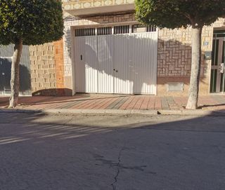 Venta de Garaje ,o  vivienda  planta baja