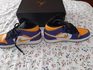 Nike Air Jordan 1 mid Lakers