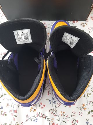 Nike Air Jordan 1 mid Lakers