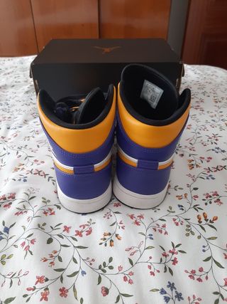Nike Air Jordan 1 mid Lakers