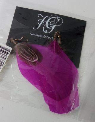 10 Pendientes de plumas, nuevos 