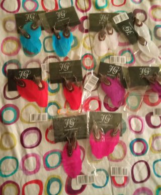 10 Pendientes de plumas, nuevos 