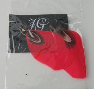 10 Pendientes de plumas, nuevos 