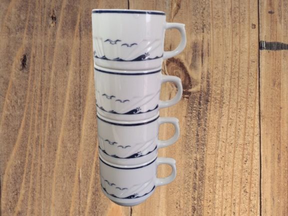 Juego de cuatro tazas porcelana