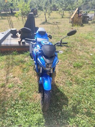 Moto 125 suzuki