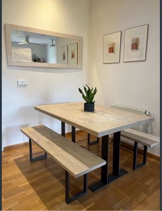 Mesa de comedor de madera extensible  + 2 bancos