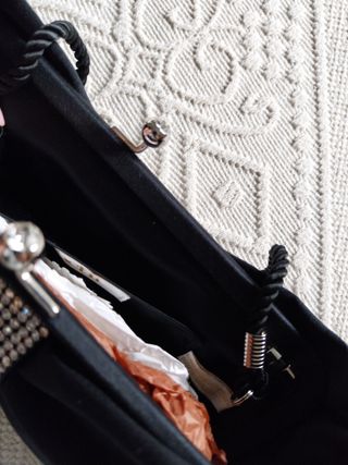Clutch negro swarosvki raso.