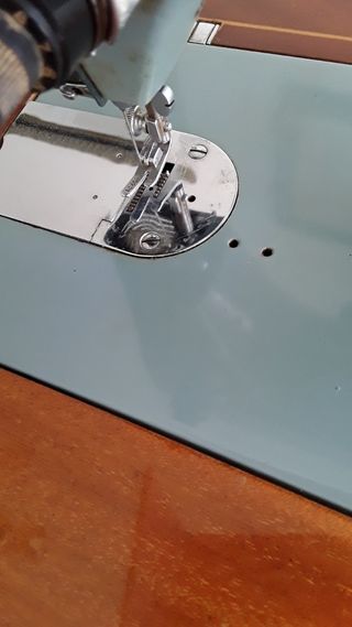 Máquina de coser ALFA