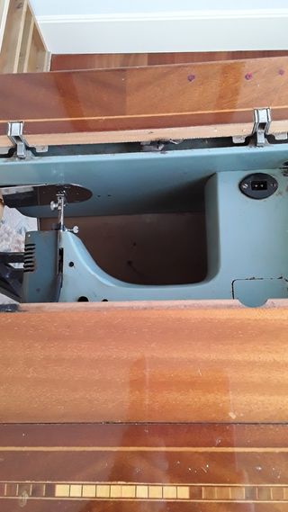 Máquina de coser ALFA