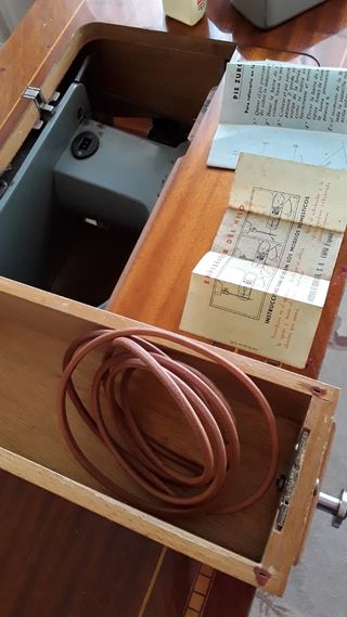 Máquina de coser ALFA