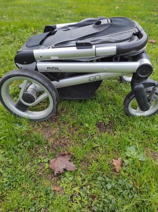 Silla de paseo Mutsy Igo + Capazo