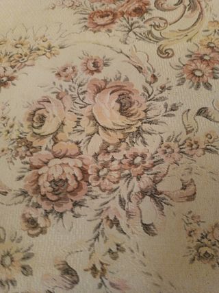 Colcha brocada muy antigua como nueva