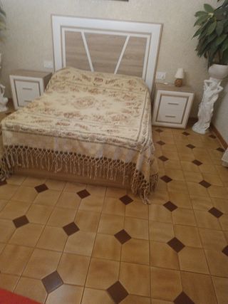 Colcha brocada muy antigua como nueva