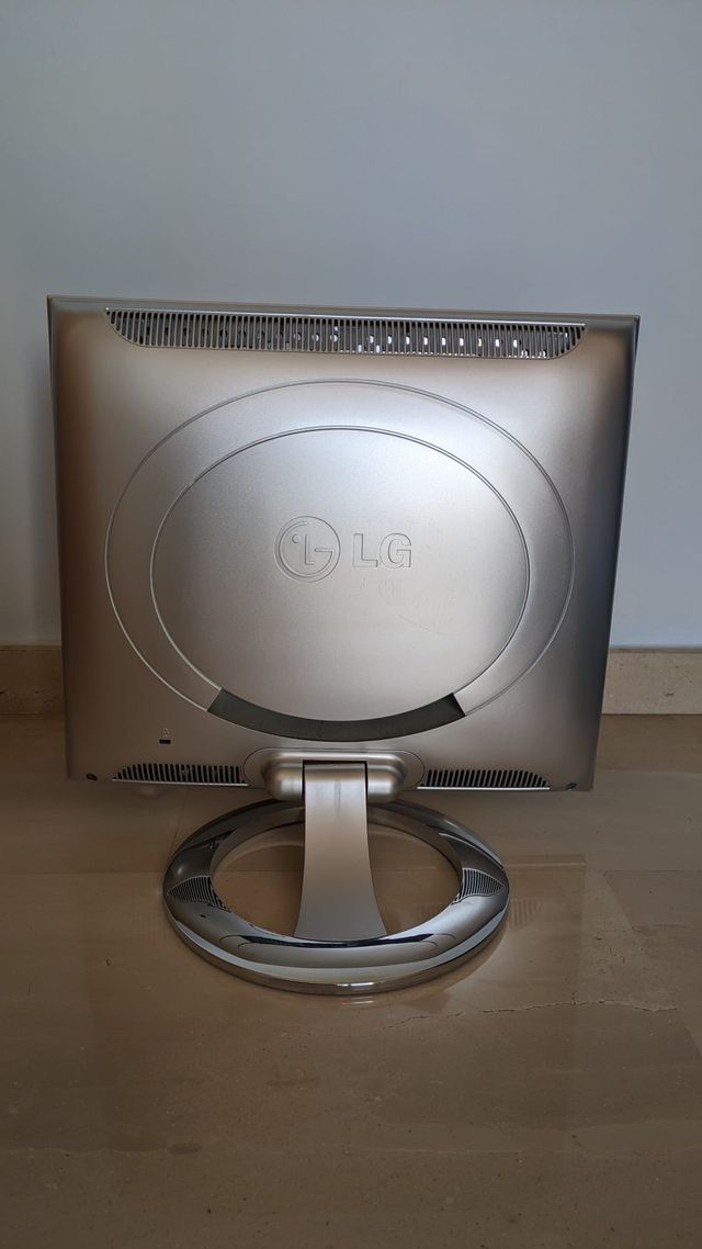 Monitor LG Flatron LCD 17"