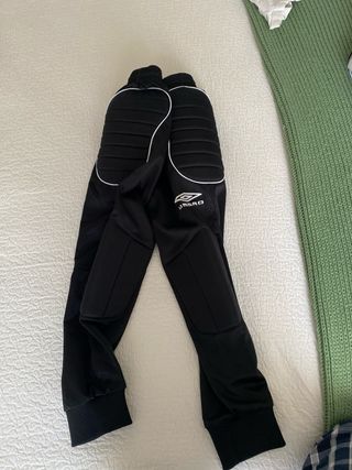 Pantalones de portero con protecciones