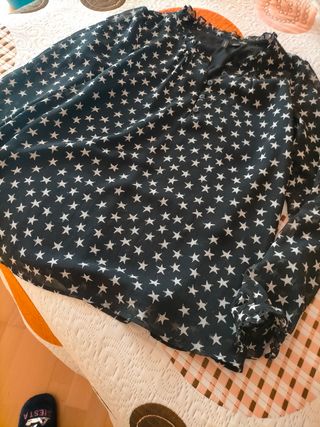 Camisa con estrellas de Mango 