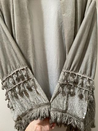 Chaqueta terciopelo flecos gris