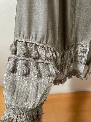 Chaqueta terciopelo flecos gris