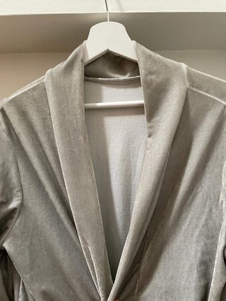 Chaqueta terciopelo flecos gris