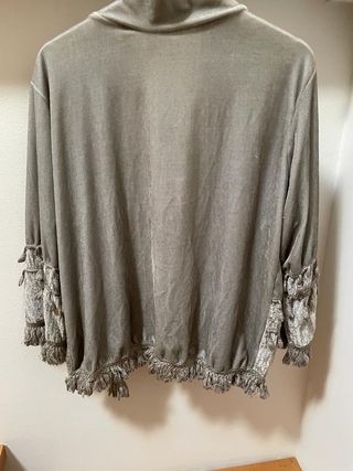Chaqueta terciopelo flecos gris