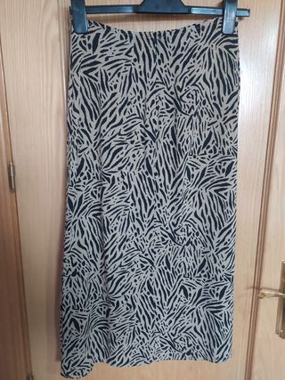 Falda zara talla xs animal print