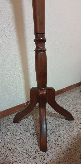 Perchero de pie de madera natural