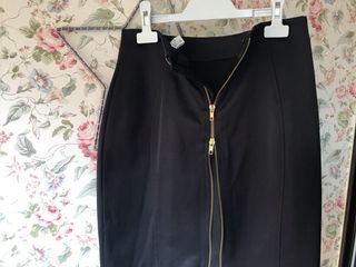 FALDA NEGRA TUBO APERTURA TRASERA