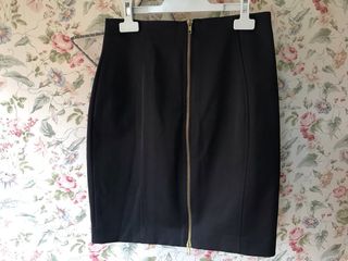 FALDA NEGRA TUBO APERTURA TRASERA