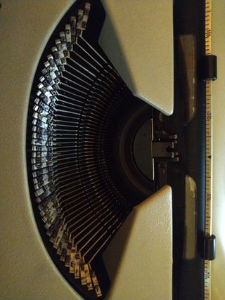 Maquina de escribir antigua