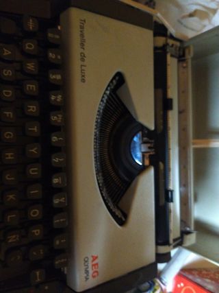 Maquina de escribir antigua