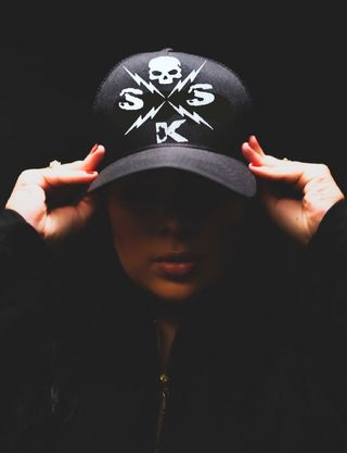 Camisetas, sudaderas, gorras...