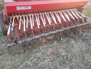 Sembradora grande en buen estado