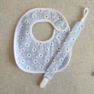 Conjunto babete e fita de chucha