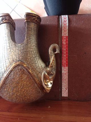 Elegante in resina e vetro colore oro