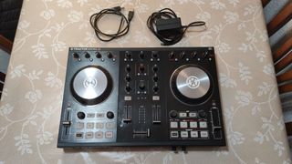 Controladora Dj Traktor Kontrol S2 MK2
