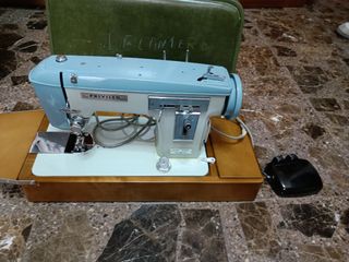 Máquina de coser privileg