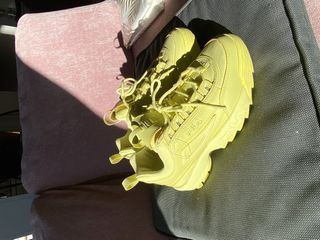 bambas fila Disruptor amarillo fluorescente