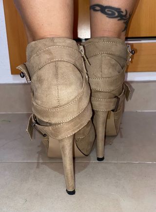 Botín marrón tacón aguja