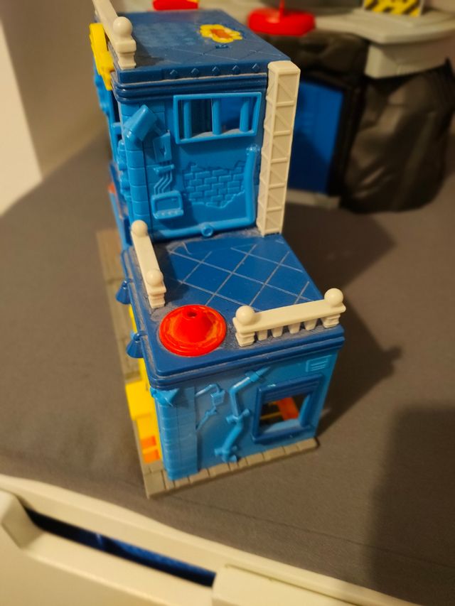 Superzings Estación de Policía