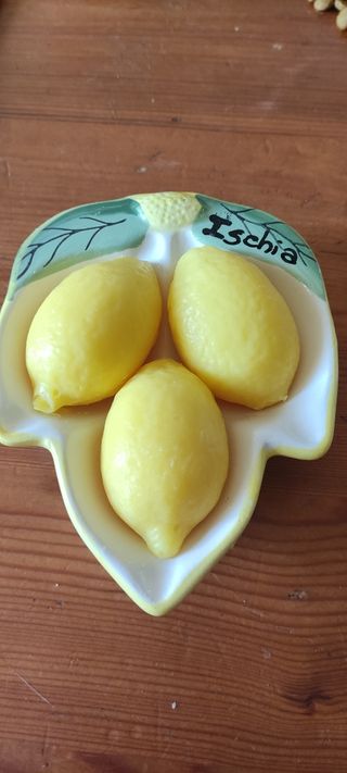 Porta sapone con tre saponette