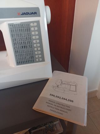 Máquina de coser eléctrica