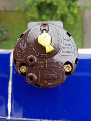 Pieza de termo de agua