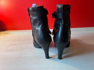 Boines negros de piel de Hispanitas