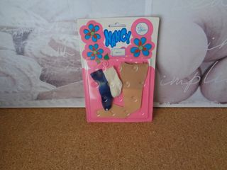 Nancy de Famosa botas y medias