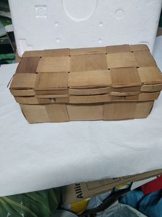 Contenitore artigianale foglia di pino