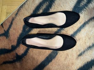zapatos negros de tacon