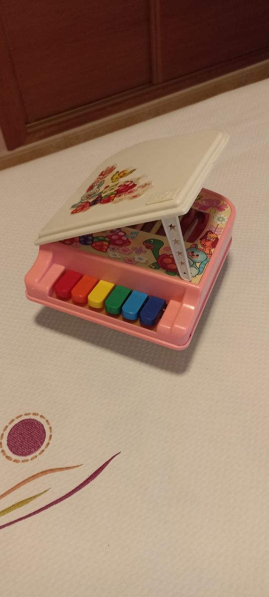 Piano de juguete