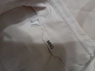 Conjunto de Pantalón y Camisa, de mujer.