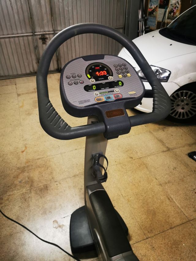 Bicicleta estática Technogym forma
